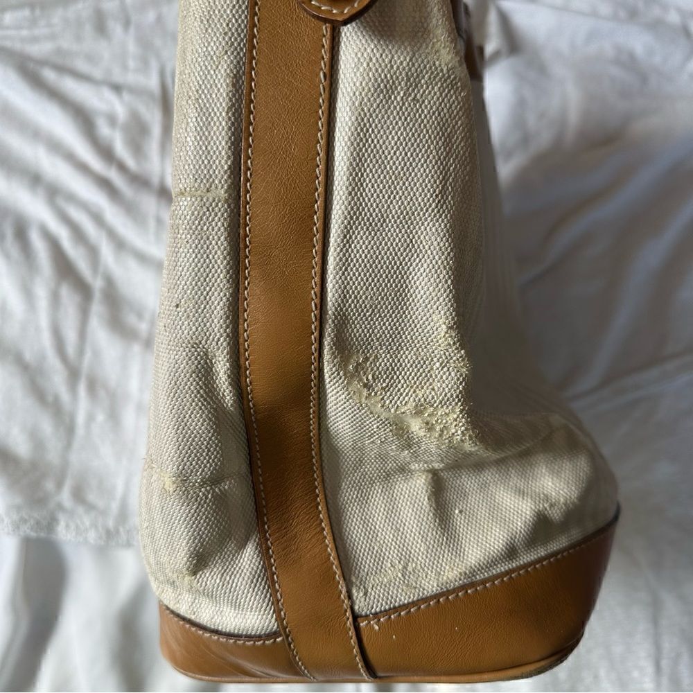Fendi—White & Tan Bucket Shoulder Bag - Picture 14 of 16